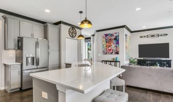 3227 N Heritage Ln, Arlington Heights, IL 60004
