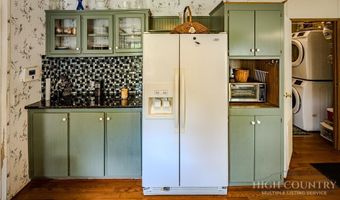 461 Reuben Wooten Rd, Banner Elk, NC 28604