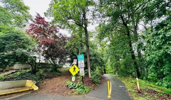 706 S ARLINGTON MILL Dr 18302, Arlington, VA 22204