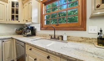 1579 Sylved Ln, Cincinnati, OH 45238
