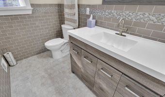 700 Halliard Ave, Beachwood, NJ 08722