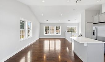 29 Calumet Ave, Johnston, RI 02919