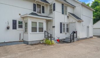 37 Park Ave 3, Amityville, NY 11701