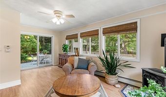 20 Terrace Dr, Barrington, RI 02806