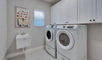 606 WINTERSIDE Dr, Apollo Beach, FL 33572
