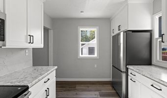 1119 N RICHMOND St, Appleton, WI 54911