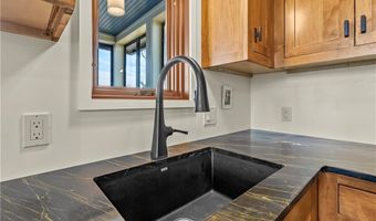 17 Jamaica Way, North Kingstown, RI 02852