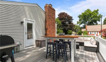 80 PECK Ave, Bristol, RI 02809