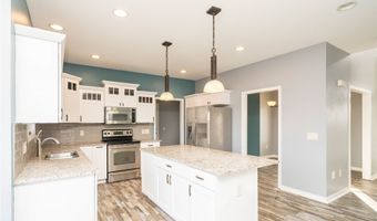 923 S 10th St, Adel, IA 50003