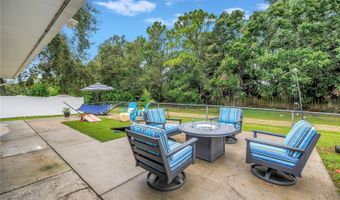 303 LAKEWAY Ln, Apollo Beach, FL 33572