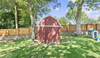 5 Greenfield Dr, Ansonia, CT 06401