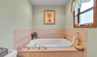 429 Edgewater Dr, Algonac, MI 48001