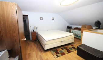 878 County Line Rd, Amityville, NY 11701