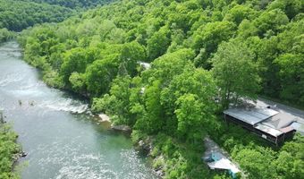 1738 Highland Trl, Alderson, WV 24910