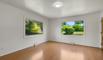 881 LINN Ave, Oregon City, OR 97045