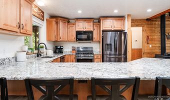 10390 Gamann Dr, Cascade, ID 83611