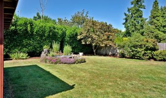 630 COLONIAL Dr, Springfield, OR 97477
