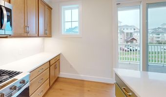 4 Longview Dr 208, Atkinson, NH 03811