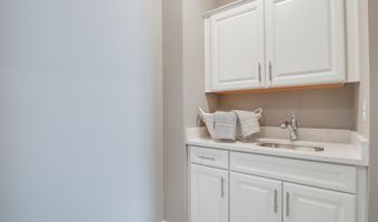 15718 HENRIETTA Dr, Accokeek, MD 20607