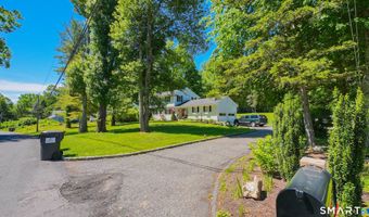 27 Powder Horn Hl, Brookfield, CT 06804