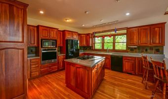 6300 Jonathan Ln, Albany, OH 45710