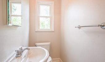 21- A W TAYLOR RUN Pkwy W, Alexandria, VA 22314