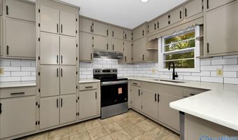 806 6th St NE, Arab, AL 35016