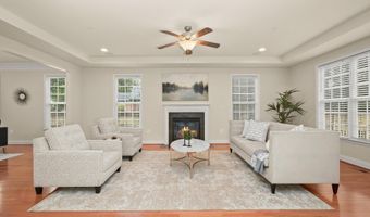 6005 ROOSEVELT St, Bethesda, MD 20817