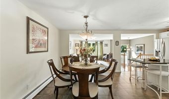 22 Camelot Cir, Johnston, RI 02919