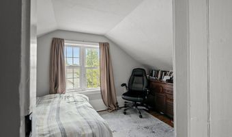 12 Callender Ave, Newport, RI 02840