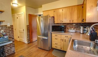 2430 Maxey St, Alton, IL 62002