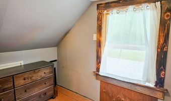 14 Helen St, Auburn, ME 04210
