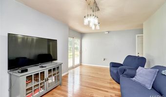 1211 Big Bend Rd, Ballwin, MO 63021