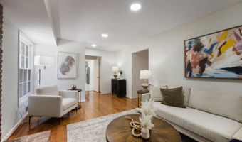 11124 HUNT CLUB Dr, Potomac, MD 20854