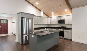 67 E West Ln, Belgrade, ME 04917