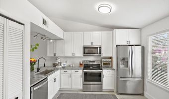 567 AQUATIC Dr, Atlantic Beach, FL 32233
