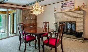 9 Apache Ln, Cumberland, RI 02864
