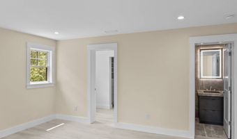 50 Bay View Ave, Amagansett, NY 11930