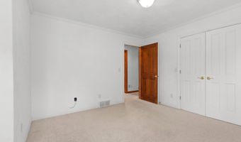 321 E APPLE CREEK Rd, Appleton, WI 54913
