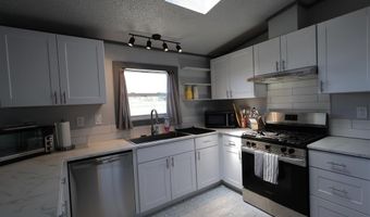 24 Oak Dr, Cody, WY 82414