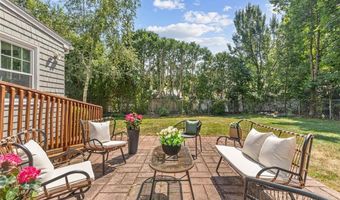 3 Indigo Rd, Barrington, RI 02806