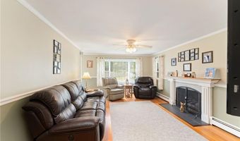 67 Vera St, Warwick, RI 02886