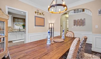 1924 DeArmon Dr, Charlotte, NC 28205