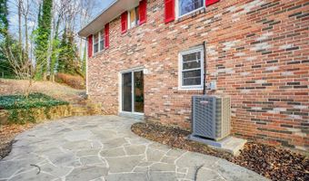 8928 CHELTONHAM Pl, Annandale, VA 22003