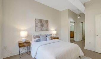 1201 N GARFIELD St 202, Arlington, VA 22201
