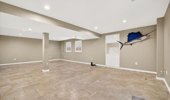 465 Redwood Forest Dr, Ballwin, MO 63021
