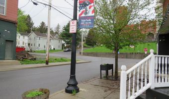 67 Bridge St, Amsterdam, NY 12010