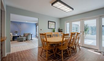 7 Cormorant Dr, Middletown, NJ 07748