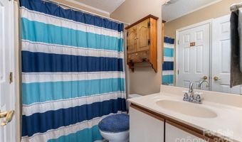 806 Abbey Cir, Asheville, NC 28805
