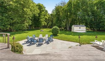 38 Gondola Ave, Jamestown, RI 02835